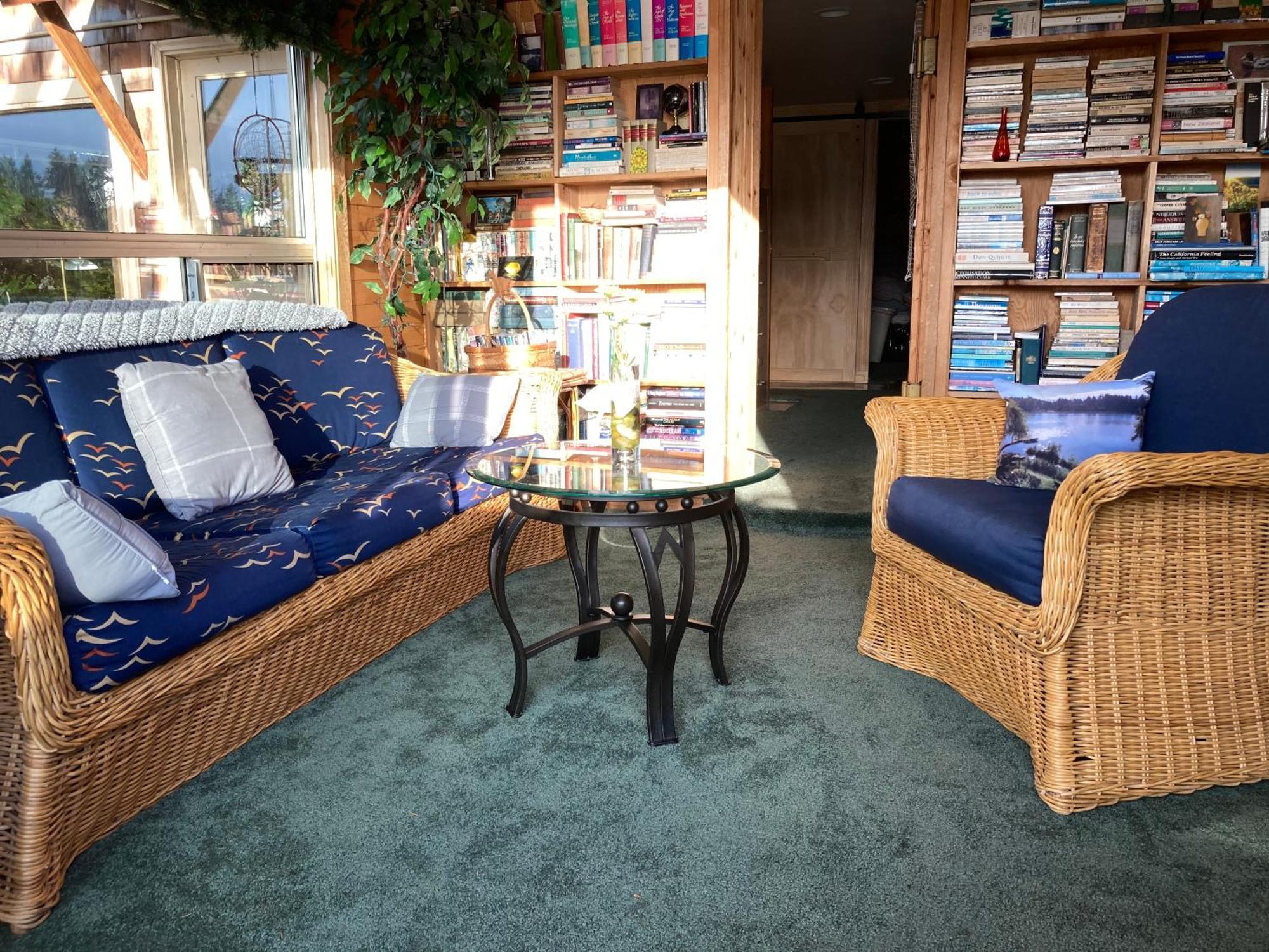 Deluxe Queen Suite